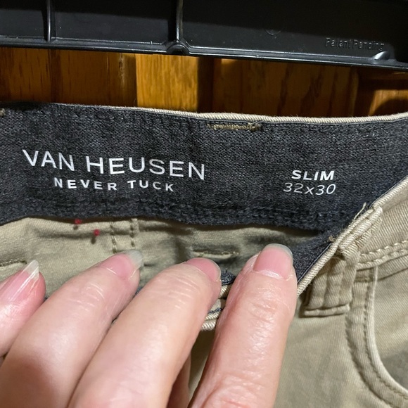 Van Heusen Never Tuck Pants - Picture 2 of 3